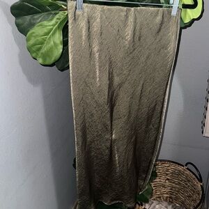 Hunter green like silk fabric